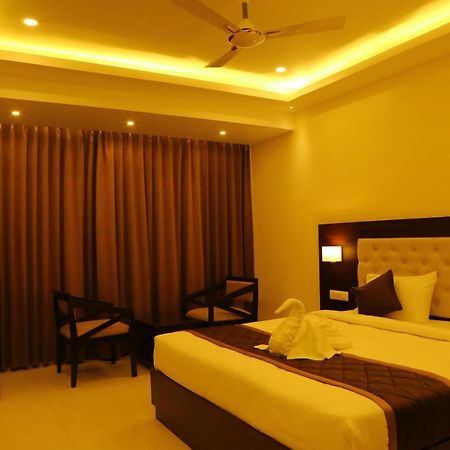Vsr Grand Hotel Madanapalle Kültér fotó