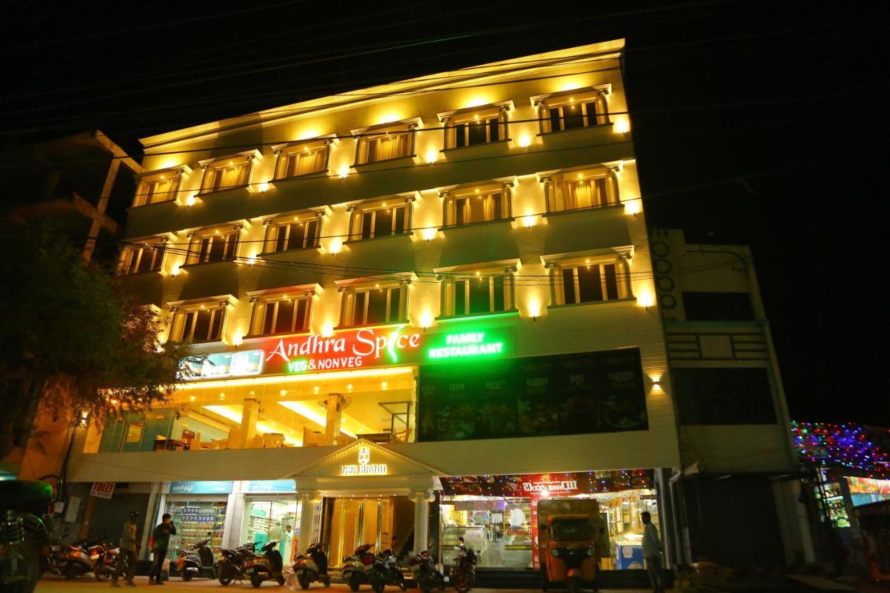 Vsr Grand Hotel Madanapalle Kültér fotó