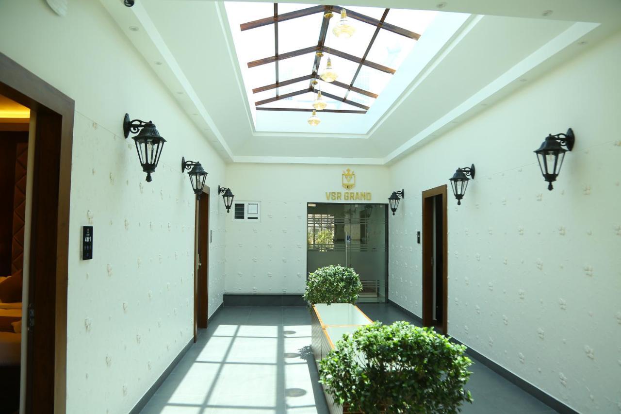 Vsr Grand Hotel Madanapalle Kültér fotó