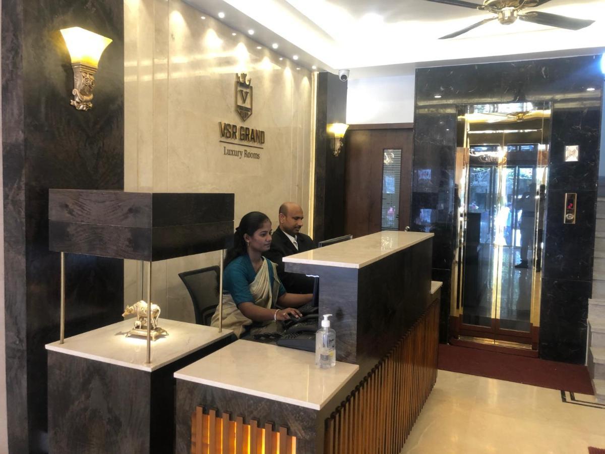 Vsr Grand Hotel Madanapalle Kültér fotó